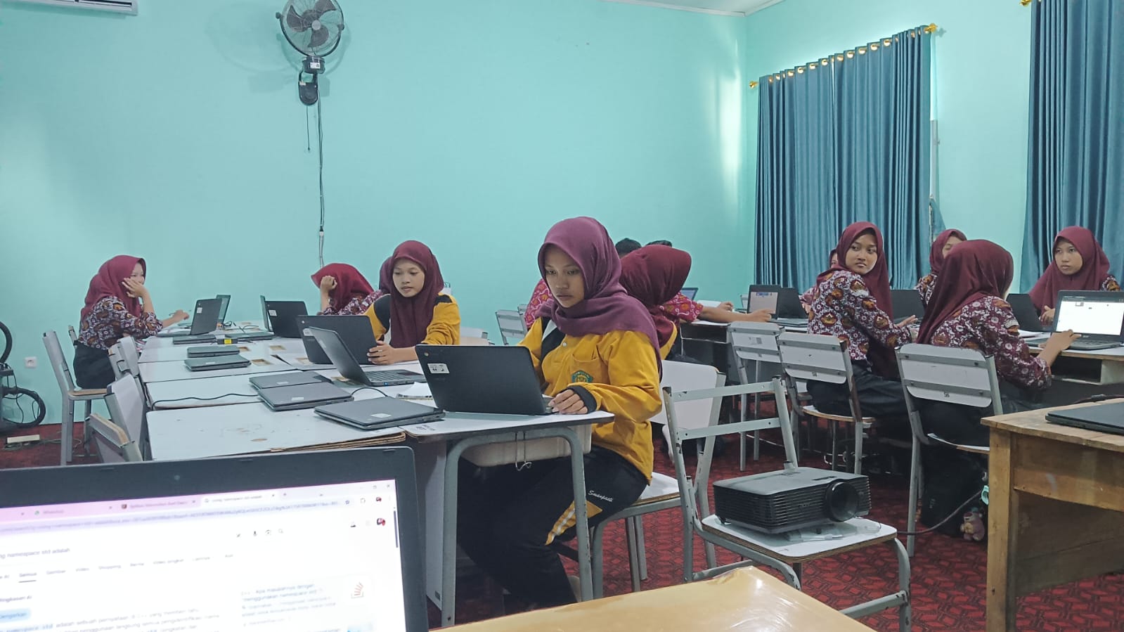 DOKUMENTASI KEGIATAN EKSTRAKURIKULER